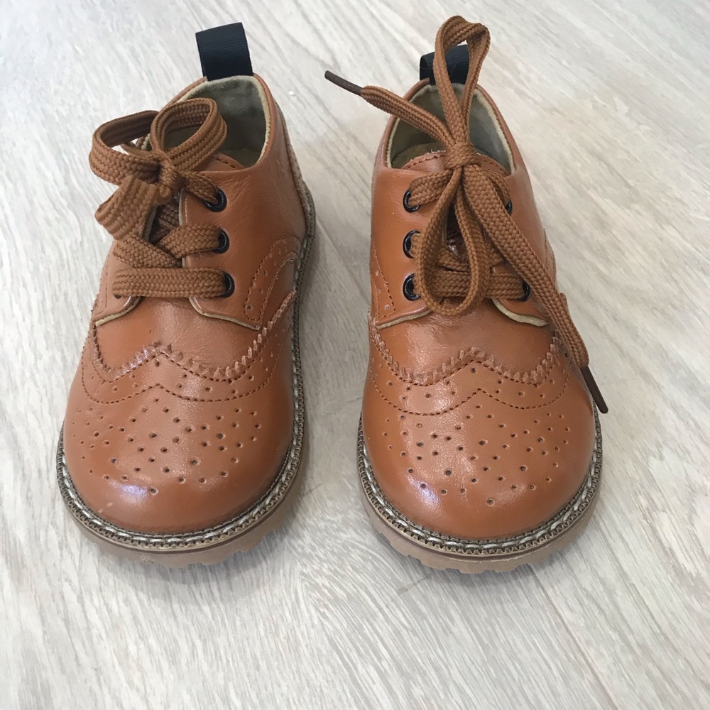Little boys dress shoes! Size 25 (about Sz 8/9)
